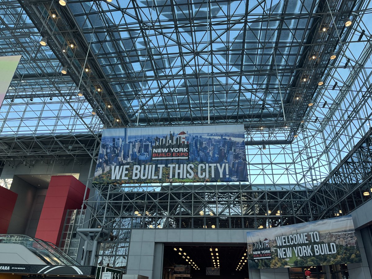 getgreenbadger's tweet image. New York Build was a hit! Kristin Brubaker had a great time networking, catching up with some of our customers, and learning from industry leaders.

#ilovenewyork #easyLEED #GreenBadger #sustainability #construction
