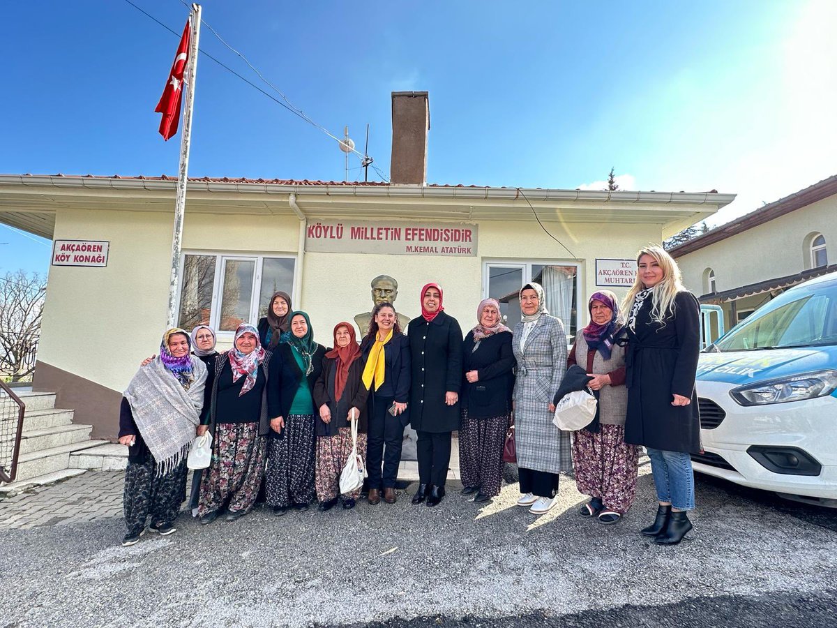 📍Akçaören Köy Konağı

İlçe Kadın Kolu Başkanımız Nigar Koca, Belediye Başkanımızın eşi Emine Ercan ile Köy Konağında hanımlarla bir araya geldiler.

Güler yüzleri, ilgileri, destekleriyle gücümüze güç katan AK Kadınlar 31 Mart Yerel Seçimlerine hazır☺️