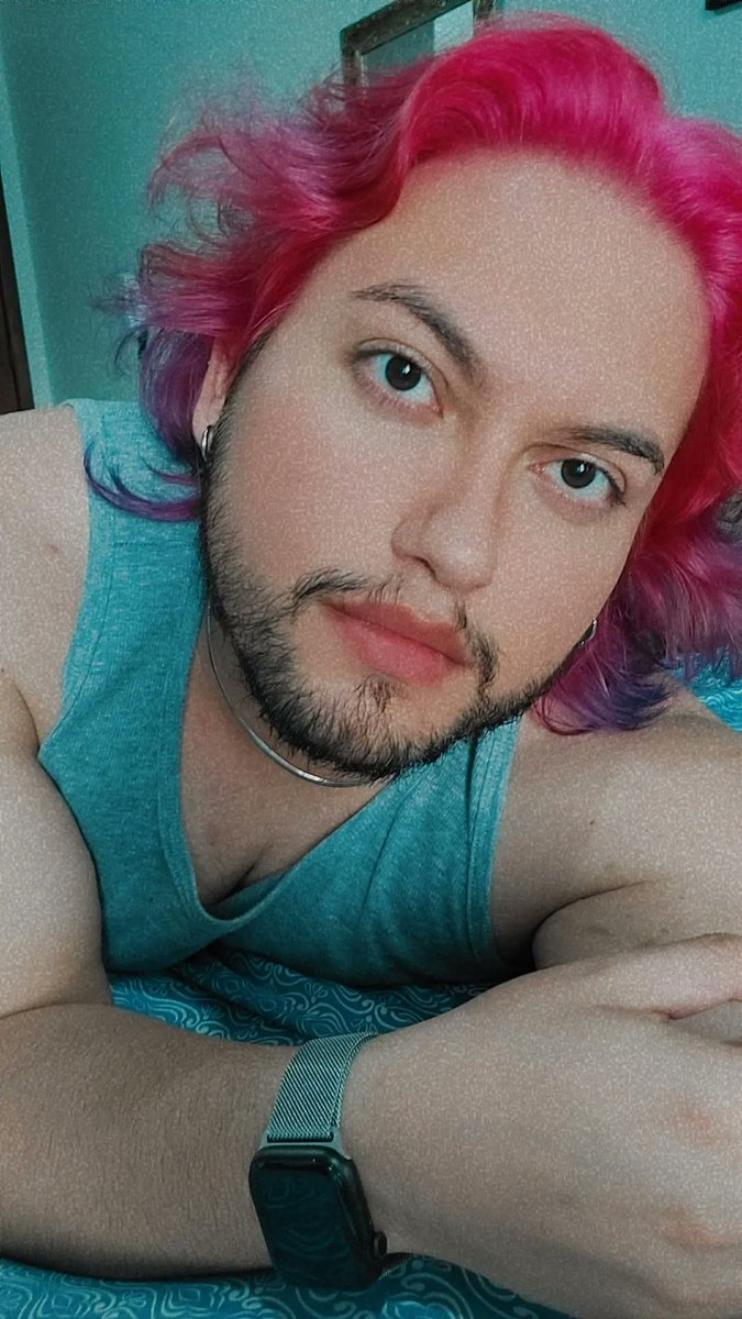 MarlonVeski's tweet photo. @matteuslirou Fui pro Ensaio de Brasília com cabelo da cor dela kkkkk #Protestei 🤣 https://t.co/YEmtyFVE1T