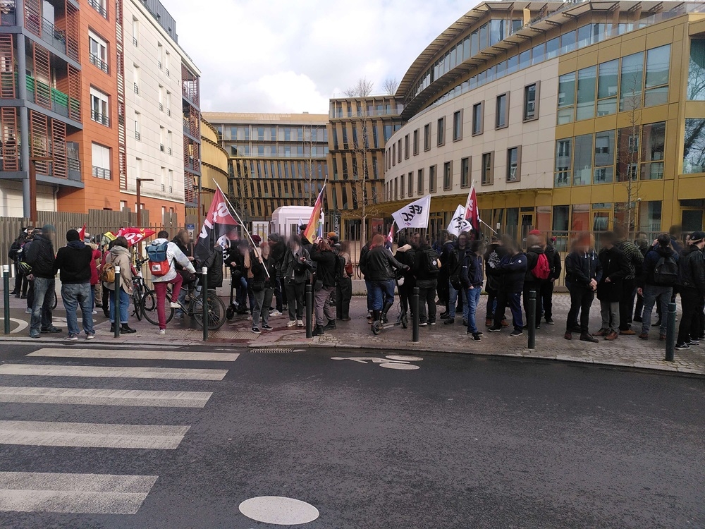 💯✊On a fini les comptes et…ce sont près de 700 salarié·es d’Ubisoft qui ont suivi la journée de grève nationale !
Paris, Montpellier, Annecy, Lyon, Bordeaux…
Bravo et merci à tout le monde pour cette mobilisation historique !