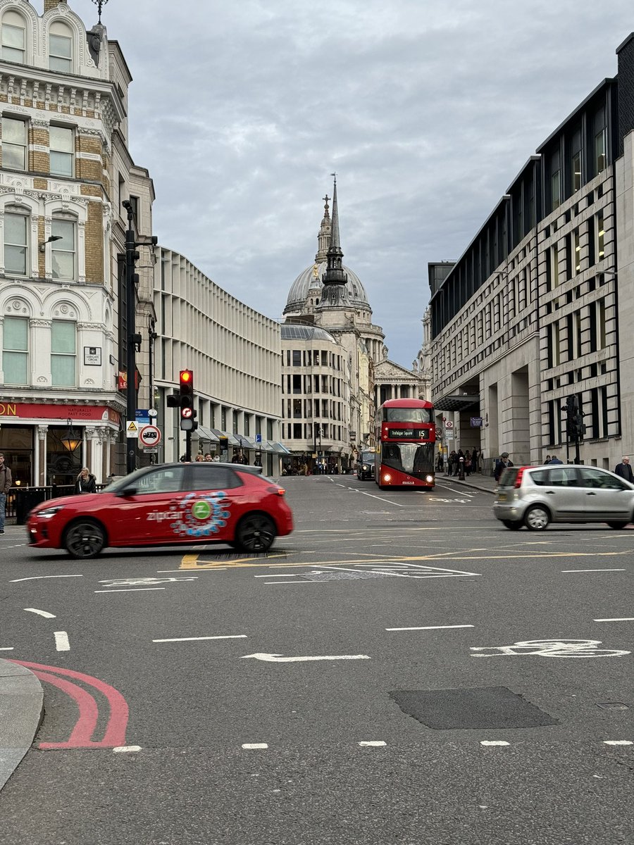 WalkThroughLenz's tweet photo. 🇬🇧 London rainy day walk : Putney Bridge to Fulham Broadway walking tour 4K
https://t.co/Vf6wd6JIoZ https://t.co/BEj1wimPK8