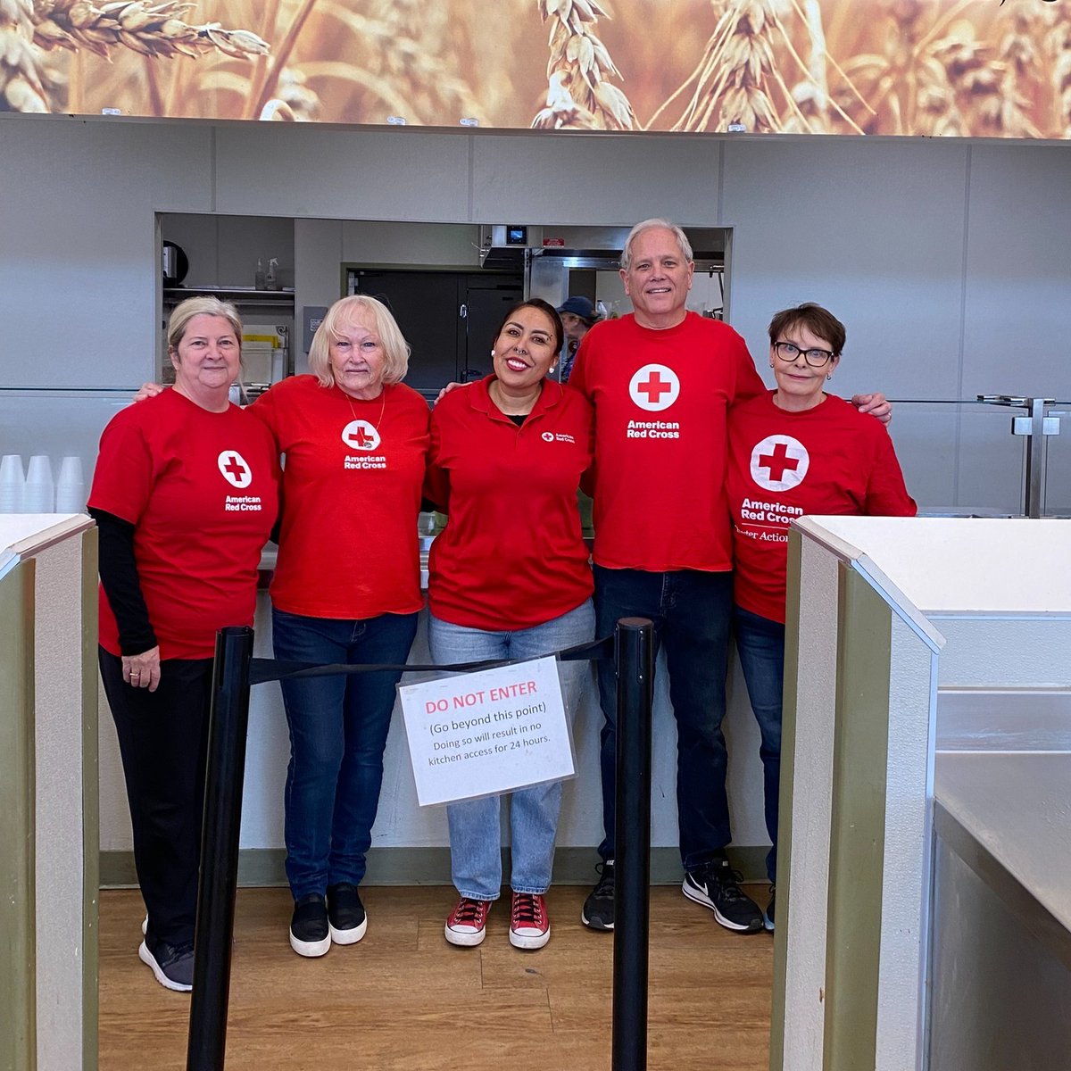 A few of our wonderful volunteers spend their Valentine's day at the Lantern House @Homelessshelter in Ogden, serving food to fellow Utahns in need of a hand. Thank you for your work and your mission; we're honored to be working alongside you to lift our community ❤️ 💪