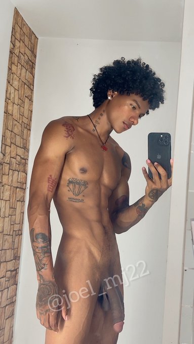 Ven🥺🥺https://t.co/dWNoGSDZbv https://t.co/Arb9GH0sOl