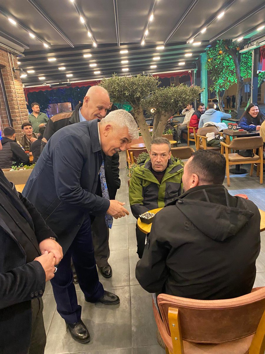 En büyük eserlerimizden İşler Caddesi’nde gençlerimizle sohbet edip, hoş vakitler diledik. Yeniden güzel günlere 45 gün kaldı. 
Gençlerimiz den aldığımız sevgi ve destekle
yeniden SERİK diyoruz.