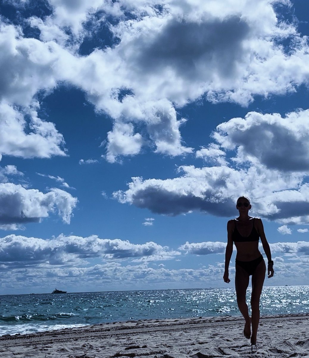 healybaum's tweet image. SEAze the Day. #OutsideOffice