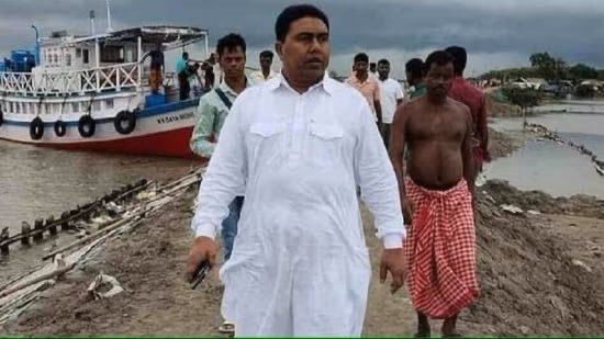 This man Shahjahan Sheikh has r@ped & murd€red several Hindu women in West Bengal. In a Hindu majority country, this man had audacity to rape women. No international media outlet, has dared to expose this. Shows how well funded they are from the Leftists and extremists.