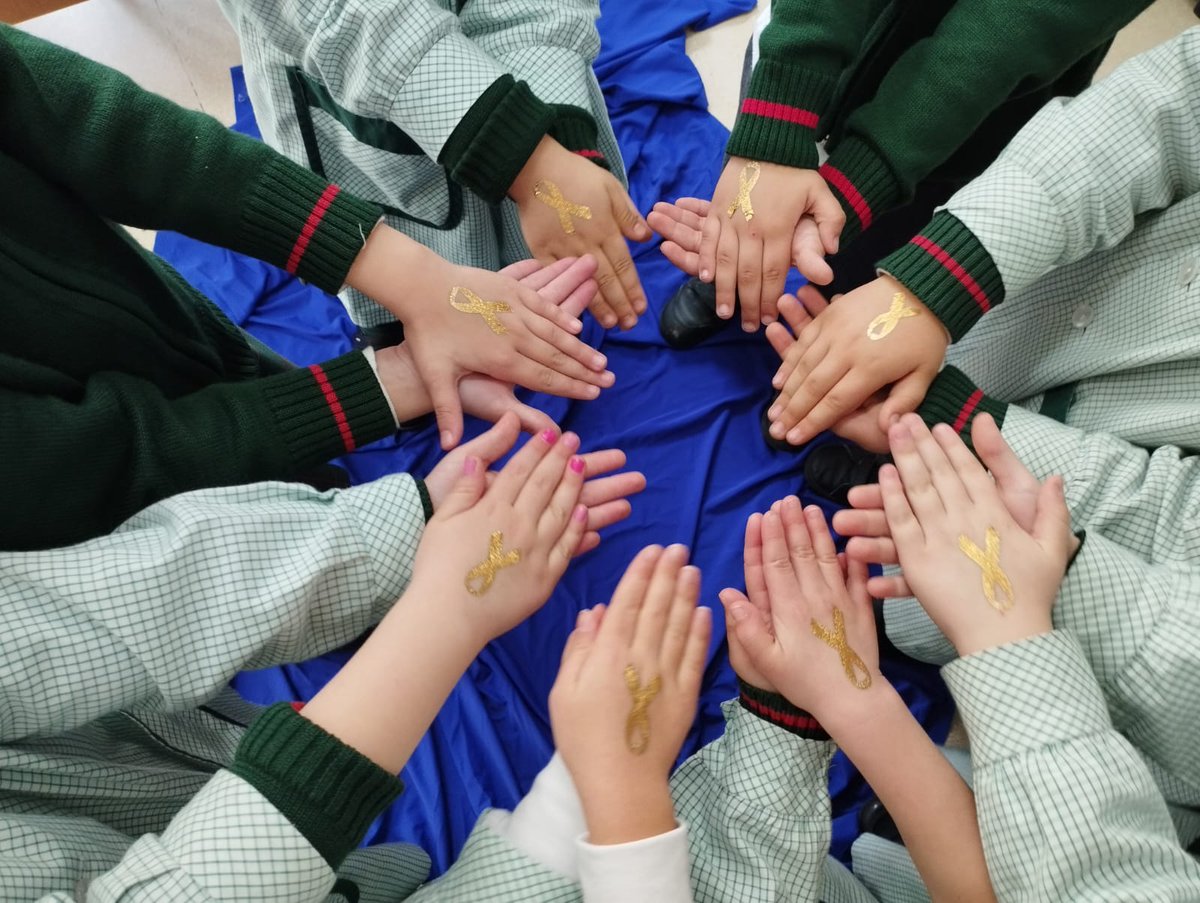SCSalesianasBur's tweet photo. 🎗️Día internacional del Cáncer Infantil🎗️

@cancerinfantil
@ninosconcancer
#LaVozDeLasFamilias
#LaFuerzaDelLazoDorado

#Salesianas #Burgos #Educación #Cercana  #EducaciónCercana https://t.co/UNGuIOod71