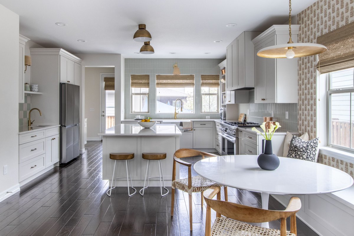 Our friends at MC Design Interiors have a new series that will guide you through the entire home renovation process! First up: how to start the home renovation process. 

hubs.la/Q02lf5DF0