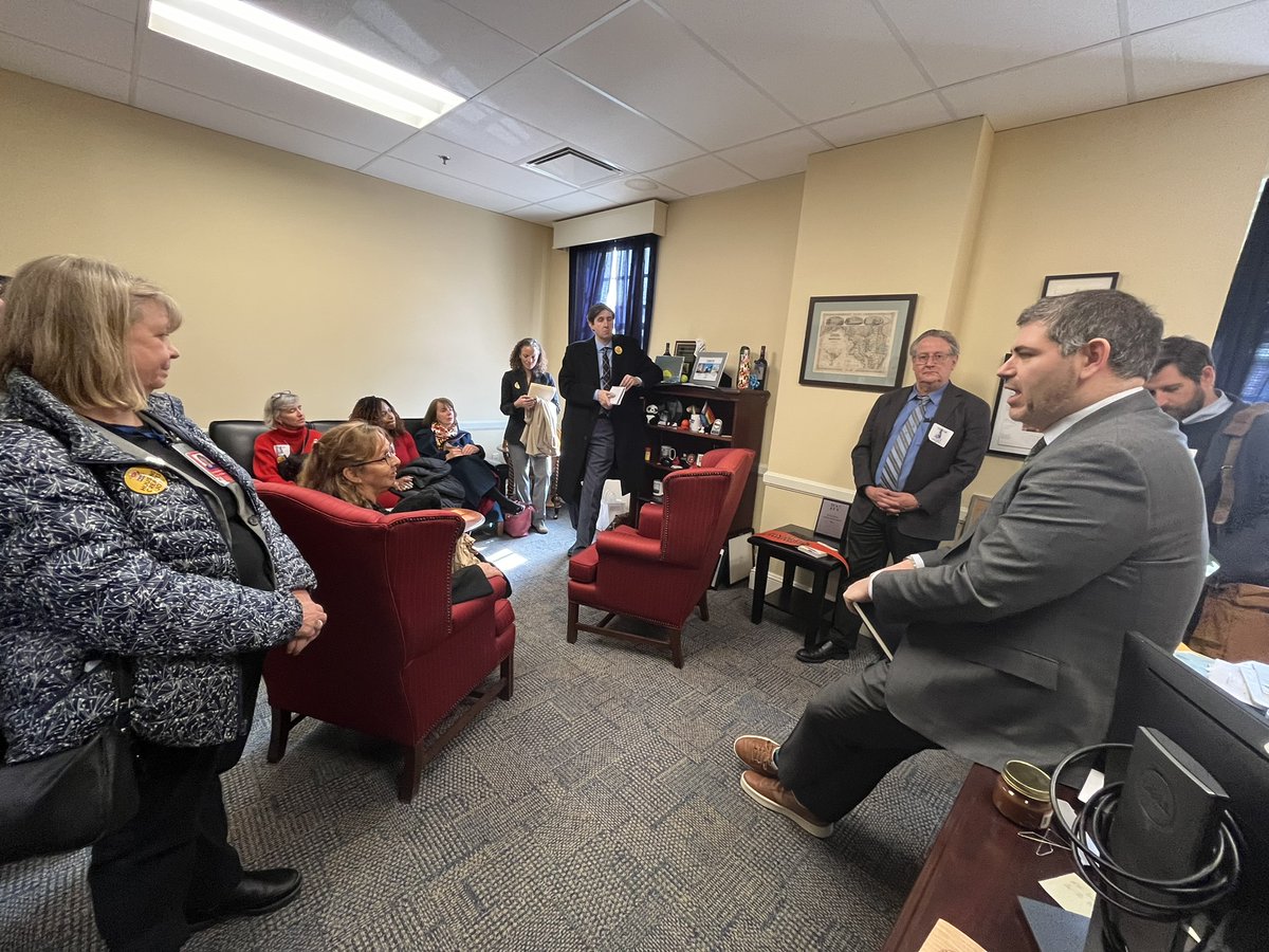 Let's work together 🤲 to build equity in housing! On our #affordablehousing #advocacy tour today, we stopped by the offices of @sarahswolek & @jaredssolomon to talk about the proposed MD budget allotment for rental housing programs. @habitatmm @enterprisenow @betterdcregio