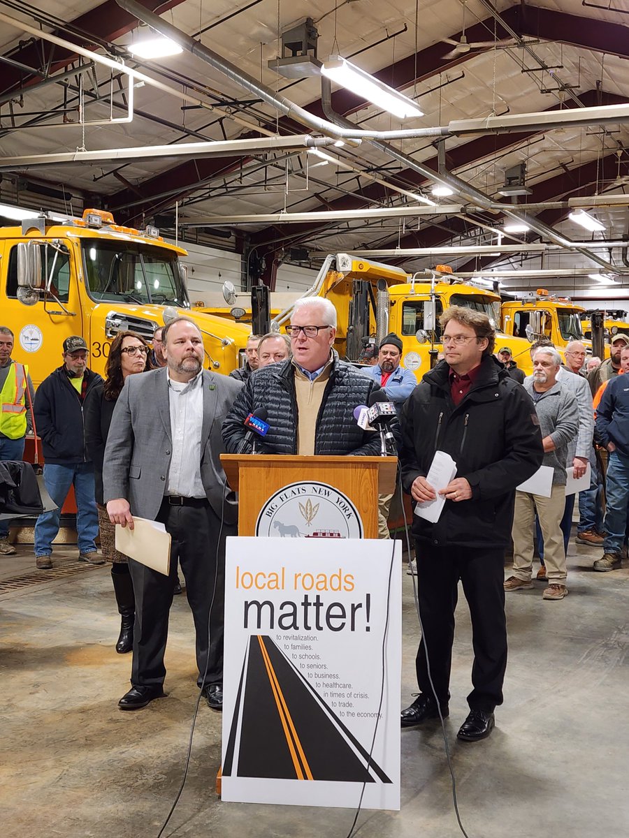 SenatorOMara's tweet image. 🚨Proud to join @PhilPalmesano, @Friend4Assembly, @nysenategop and @NYS_AM conferences, and #SouthernTier #FingerLakes regional leaders and highway departments to reject @GovKathyHochul's proposed cuts for local roads and bridges.

🚨More here:  nysenate.gov/newsroom/press…