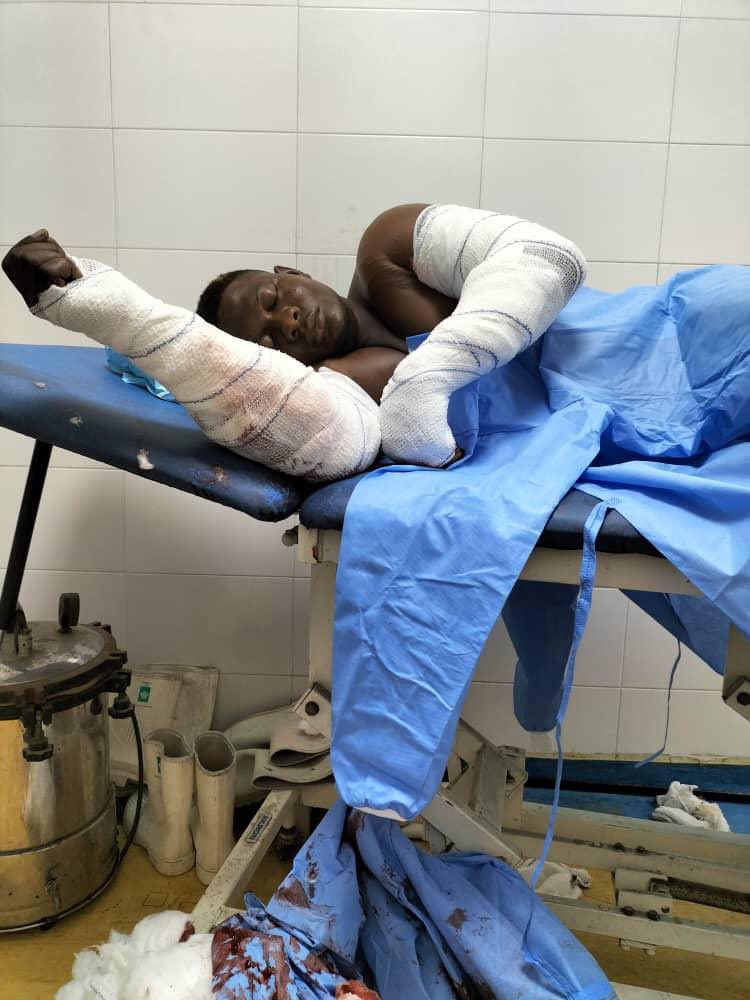 YemieFash's tweet photo. URGENT APPEAL: Fellow Nigerians and compassionate souls, 
This is Odugbesan Samuel Oludolapo, a former staff of Ikeja Electric, he suffered a life-altering electric shock accident on duty, resulting in the loss of both hands. His wife is a police officer. I humbly request your support and empathy during this difficult time as they adapt to this challenging phase of their lives. Your generous contribution will not only provide practical assistance but also serve as a symbol of hope and solidarity on their healing journey. Please repost. Odugbesan Samuel Oludolapo, 
Union Bank 0217853830. 
Thank you. 🙏