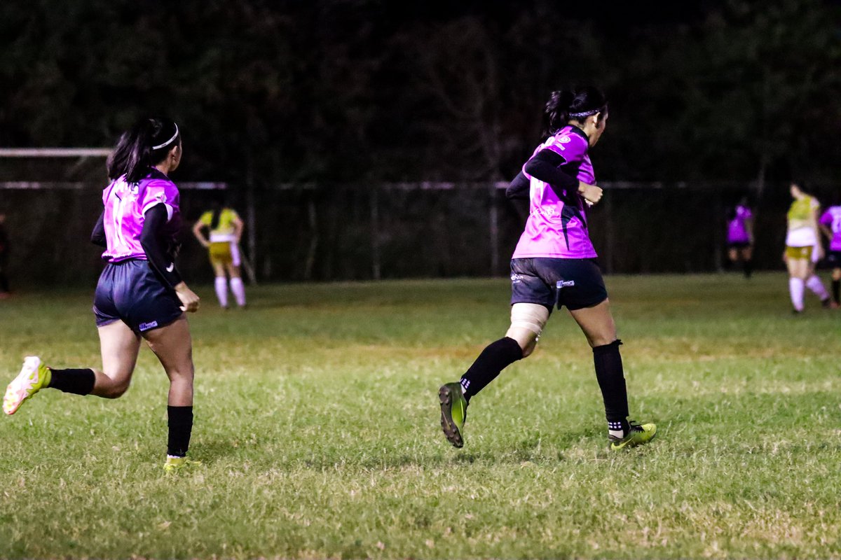 Rayosmxfem's tweet photo. 📸 | Hablemos de…
✨ 𝑫𝒆𝒃𝒖𝒕𝒂𝒓 𝒆𝒏 𝑷𝒓𝒊𝒎𝒆𝒓𝒂 ✨. 

🥰 “Lilikiller” ya está con nosotras. 

#SOMOSLINCES | #SOMOSDEPRIMERA https://t.co/xPMvdOEAlZ