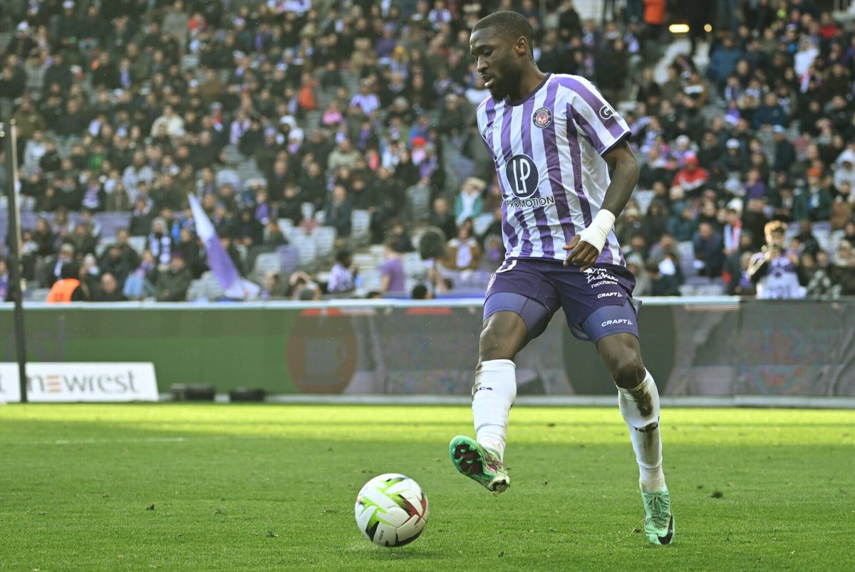⚽ EN DIRECT – Ligue Europa : c'est parti à Lisbonne ! Le coup d'envoi vient d'être donné pour Benfica 🆚 Toulouse

Le match en intégralité avec <a href="/DoutreRemy/">Rémy Doutre</a> et Julien Cardy 👇

➡️ l.francebleu.fr/eSpe

#SLBTFC #LigueEuropa #FBsport