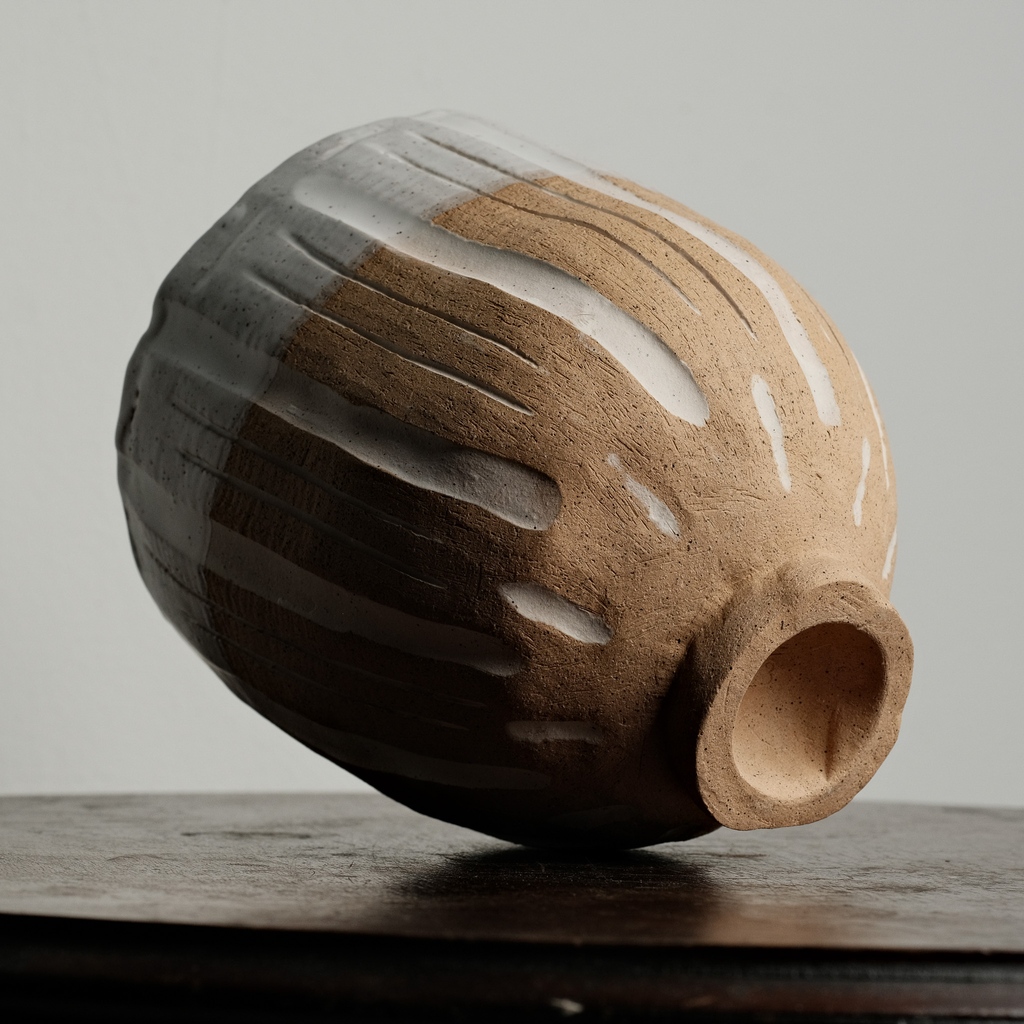 Pinched Vase | 2023⁠
-⁠
-⁠
-⁠
-⁠
-⁠
#ceramics #vase #handmade #pottery #clay