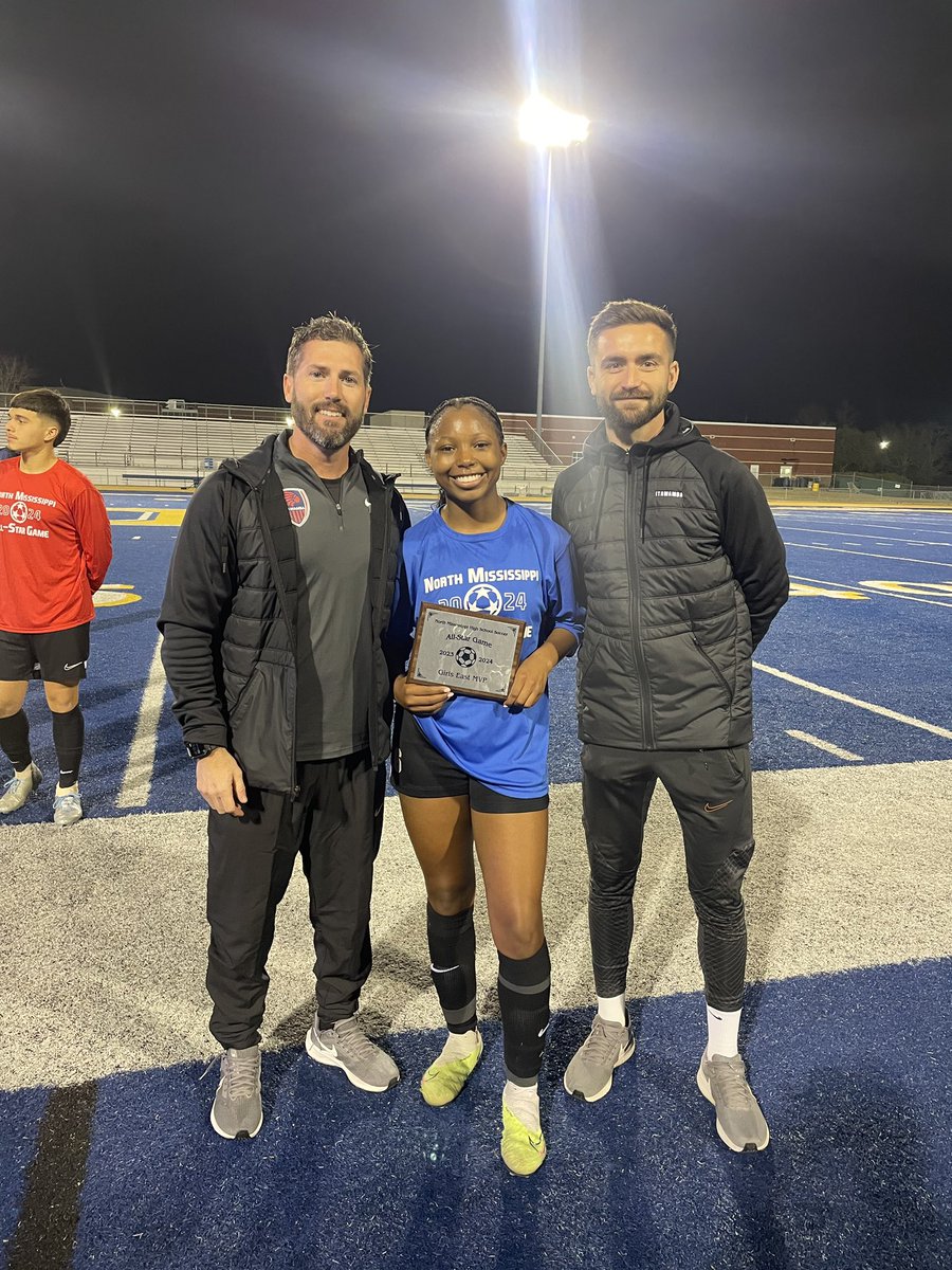 ⚽️ Girls Final Score ⚽️
East- 3
West- 2

East MVP - Jameyah Hubbard - Tupelo

West MVP - Krossley Jones - Olive Branch