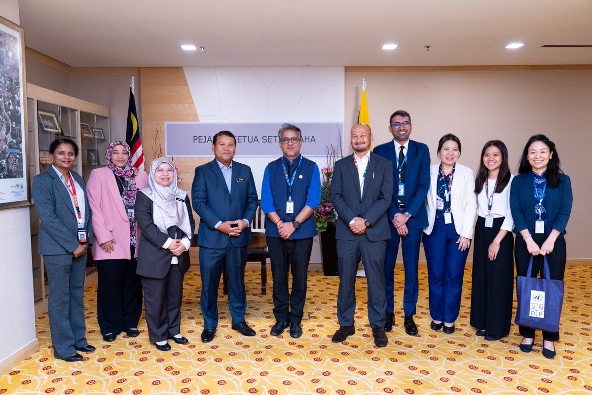 #MyUNDP paid a visit to @EkonomiMalaysia to discuss development priorities & cooperation between the two organisations, in line with the #SDGs and 13th Malaysian Plan. Reaffirming our position as a long-term partner for Malaysia, #MyUNDP is committed to #LeavingNoOneBehind. 🇲🇾