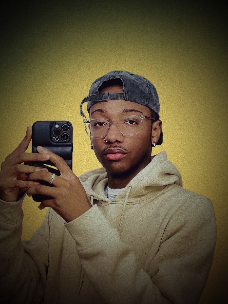 cassjones96's tweet photo. 🥝✨🧃 https://t.co/g3hIxLK3z3