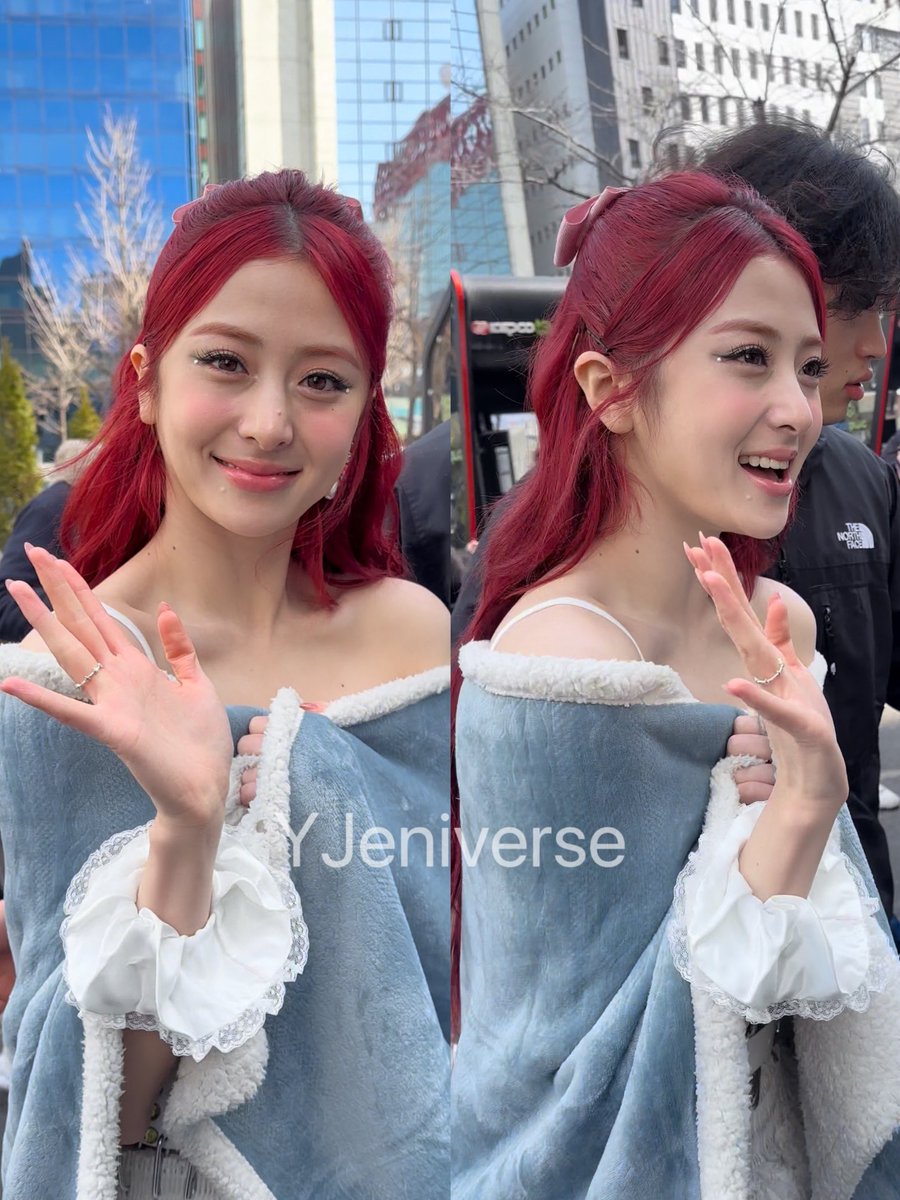 kzhaabs's tweet photo. i'll never get over this yunjin look https://t.co/sb2nnWCR5J