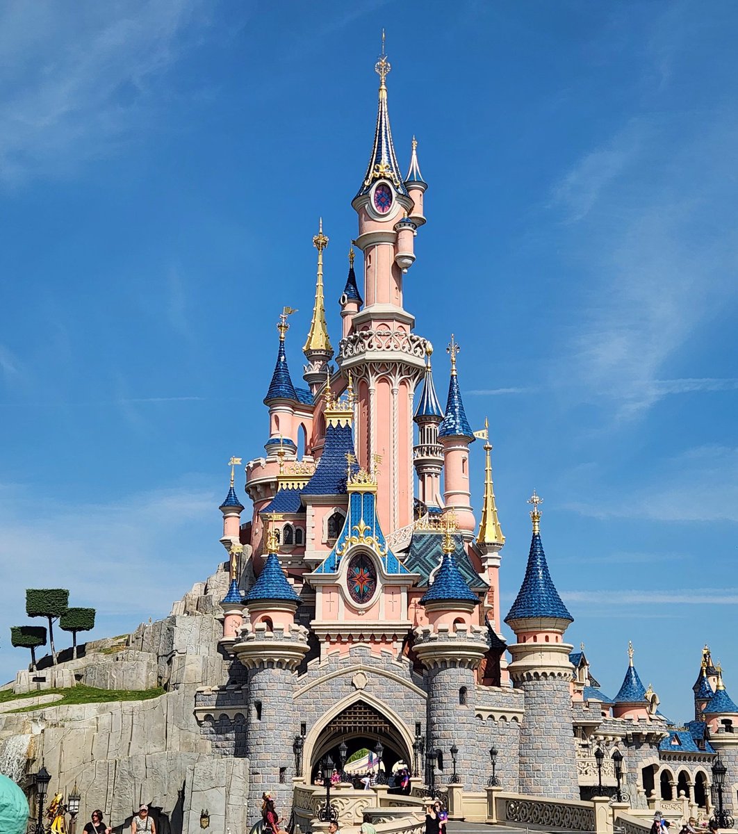 ky_disney09's tweet photo. ついに1年以内(10ヶ月)にディズニーパーク全制覇することができました！！
応援ありがとうございました😄
23.5 DLR🇺🇸
23.6 DLP🇫🇷
23.9 DLR🇺🇸
23.11 WDW🇺🇸
24.2 HKDL🇭🇰
24.2 SHDL🇨🇳
アナハイムは2回(笑) https://t.co/IYAMzGc26f
