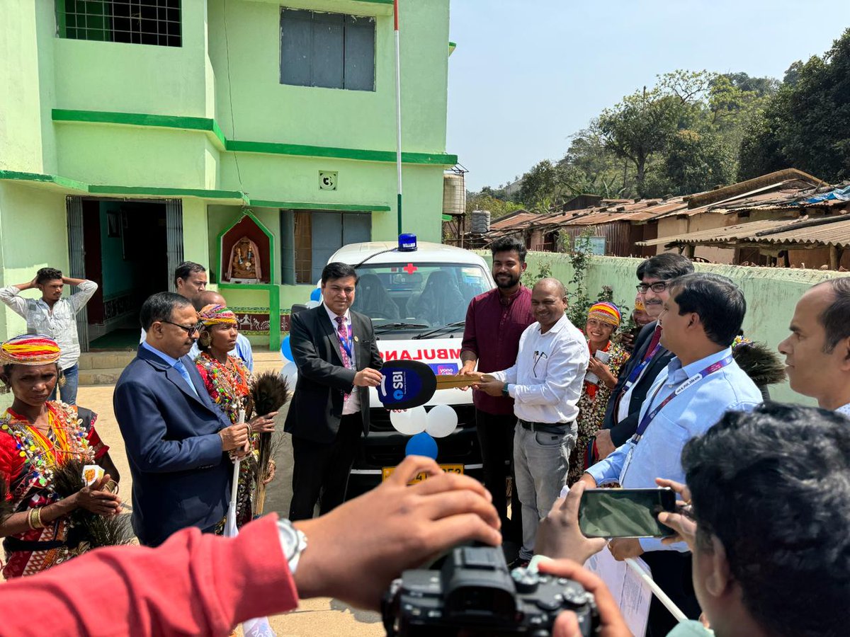Under CSR activity, SBI sponsored an Ambulance for the welfare of PVTG Bonda Tribes at Mudulipoda. The ambulance was flagged of by CGM in presence GM, DGM, RM , PL BDA. <a href="/CMO_Odisha/">CMO Odisha</a> <a href="/MoSarkar5T/">MoSarkar 5T</a> <a href="/FdOdisha/">Finance Department</a> <a href="/TheOfficialSBI/">State Bank of India</a> <a href="/CGMSBIBhu/">CGM (Bhubaneswar Circle), SBI</a> <a href="/mission_shakti/">Mission Shakti</a> <a href="/HFWOdisha/">H & FW Dept Odisha</a>