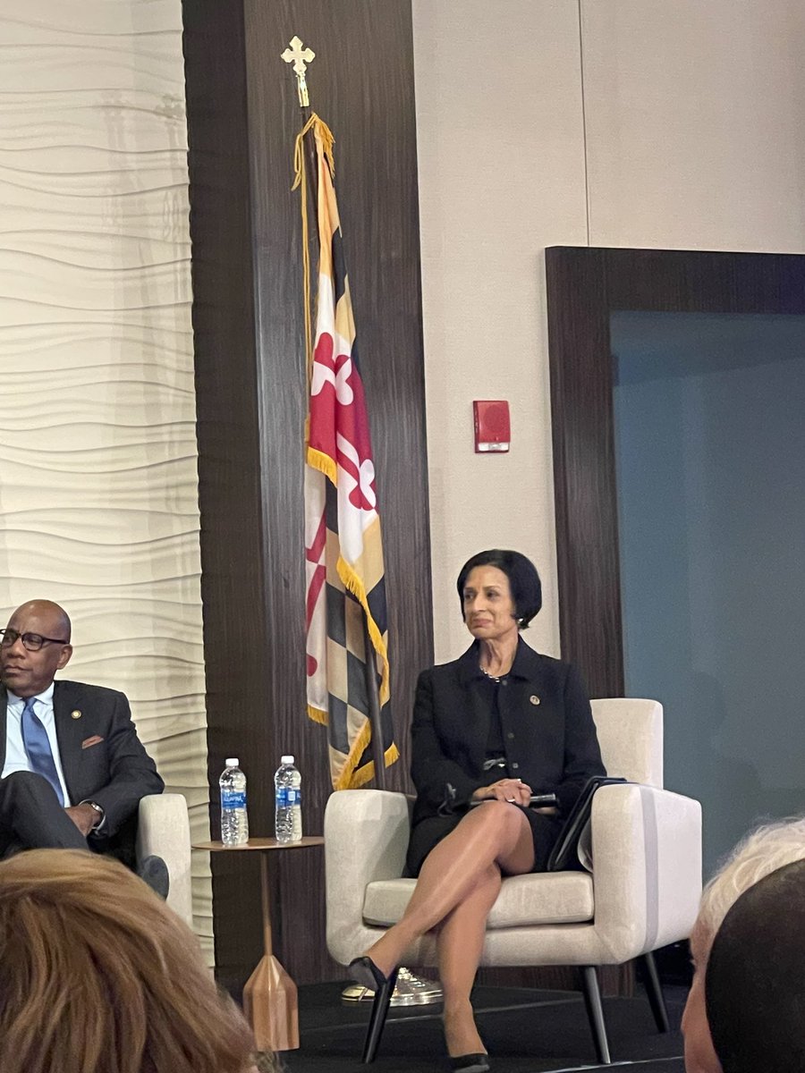 A special #HBCU moment sharing the stage with fellow presidents <a href="/CoppinPresident/">Dr. Anthony L. Jenkins</a> <a href="/UMESPres/">Dr. Heidi M. Anderson</a> and <a href="/morganpres/">David Kwabena Wilson</a> at MBE in Annapolis Night tonight. Thanks to Moderator Delegate N. Scott Phillips and Chair  @jheanelleWilkins of the <a href="/BlackCaucusMD/">Legislative Black Caucus of Maryland</a>