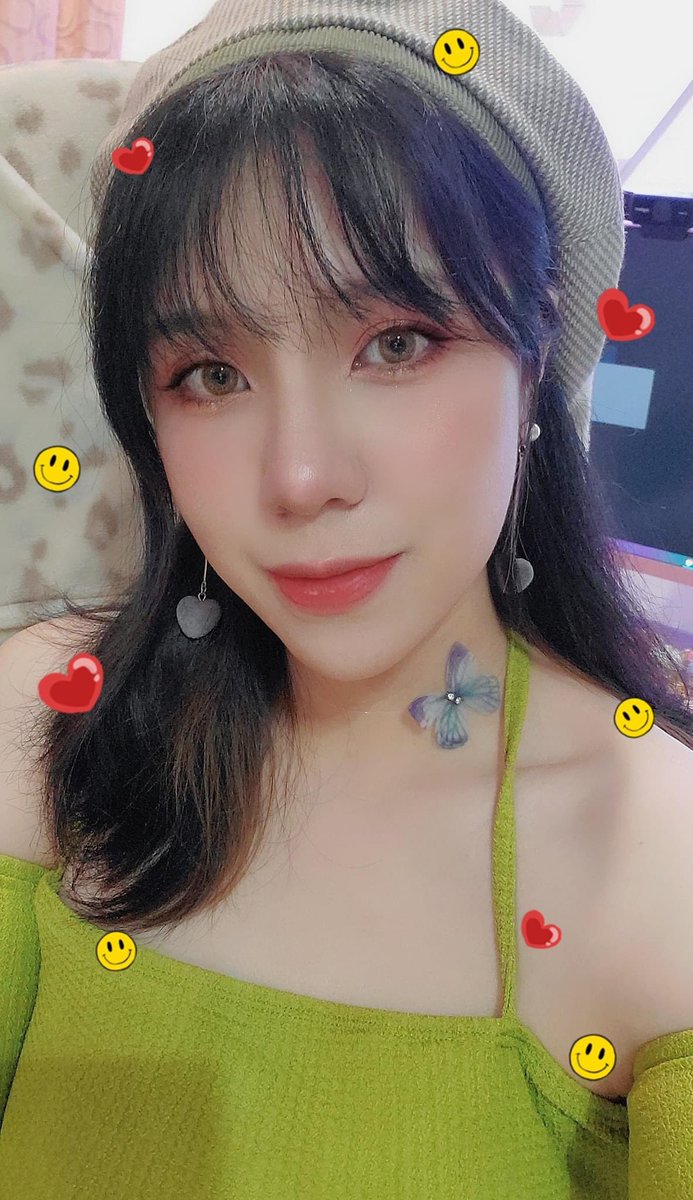 I forgot, I’m back from my trip to Taiwan aaa family reunions are truly exhausting ε-(´∀｀; )

Will just focus on my cosplay shoot this weekend and then I’ll try to get back to streaming again next week!