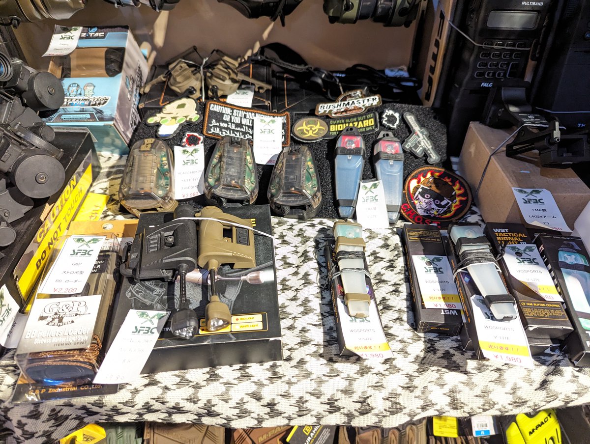 SFBC0116's tweet photo. 無線機コーナー再入荷!!
COMTAC2やダミーラジオ類も大量に入荷致しました!
ダミーストロボやヘルメットライトなんかも入りましたね!
ヘルメットや装備デコるようにいかがでしょうか?
#ヘッドセット
#COMTAC
#サバゲー https://t.co/kBT7rNIAHV