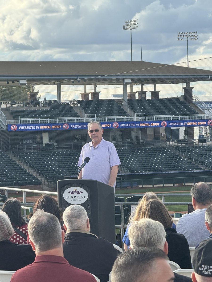 Thank you @SurpriseStadium @mwojo_COS for the amazing Spring Training Welcome Back Luncheon yesterday! Catering from @BarrioQueen, speeches from front office and coaching staff from @Rangers @Royals, Top notch facility!