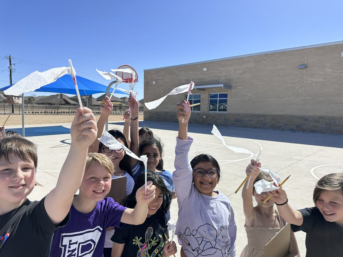 MrsKalustian's tweet photo. A beautiful day to test out our windsocks to see how they measure wind and wind direction 💜 We measured outside temperature, too.  @PISDBryantElem https://t.co/voYn2JwStC