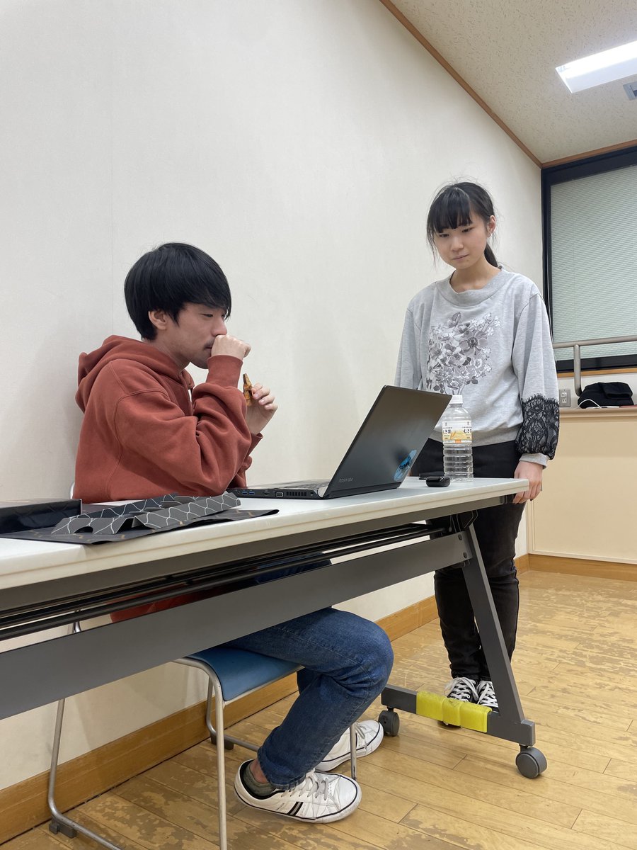 kamonegi_act's tweet photo. 【劇団かもねぎ稽古日記📷】 次回公演『白線だけ避ける』では役者3人のうち1人が演出を務めるため、試行錯誤しながらの稽古です📷 次回公演ご予約はこちらから☞ https://t.co/ukID4r58Qg https://t.co/kPjnHpsBnR