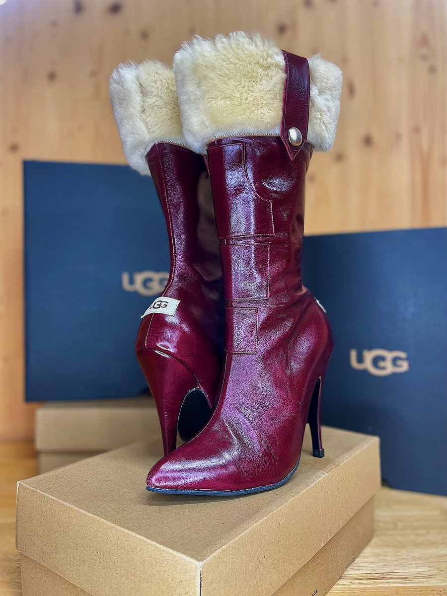ToluCoker_'s tweet photo. Tolu Coker x UGG. Designed exclusively for AW24 ‘BROKEN ENGLISH’. 

@UGG https://t.co/tleldDBUF0