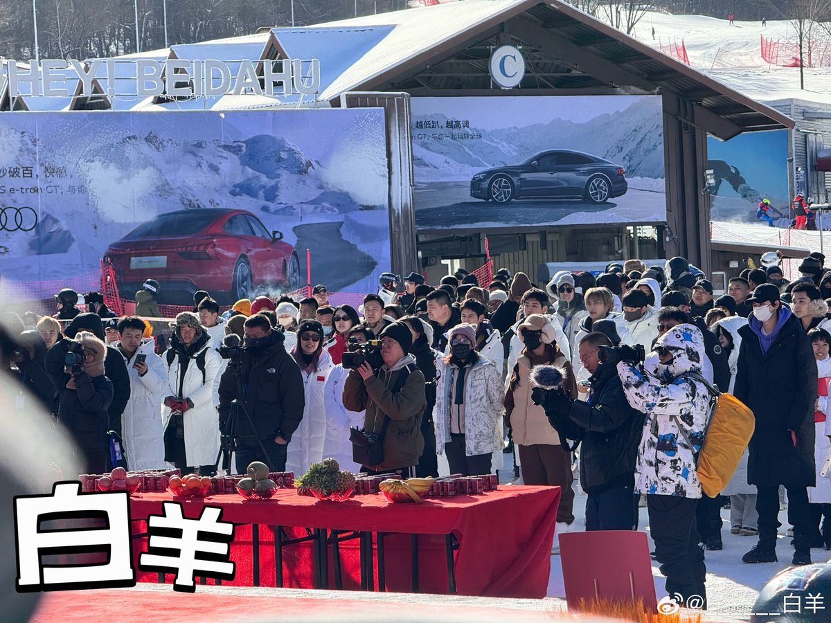 ESTHERYU_TH's tweet photo. 240223 ©______白羊 Weibo

ภาพบรรยากาศของการเปิดกล้องอย่างเป็นทางการของซีรีส์ “#ShhTheKingIsHibernating”

#嘘国王在冬眠
#ShhTheKingIsHibernating
#虞书欣 #EstherYu​​​ #YuShuXin #อวี๋ซูซิน https://t.co/bumZFxGW7Q