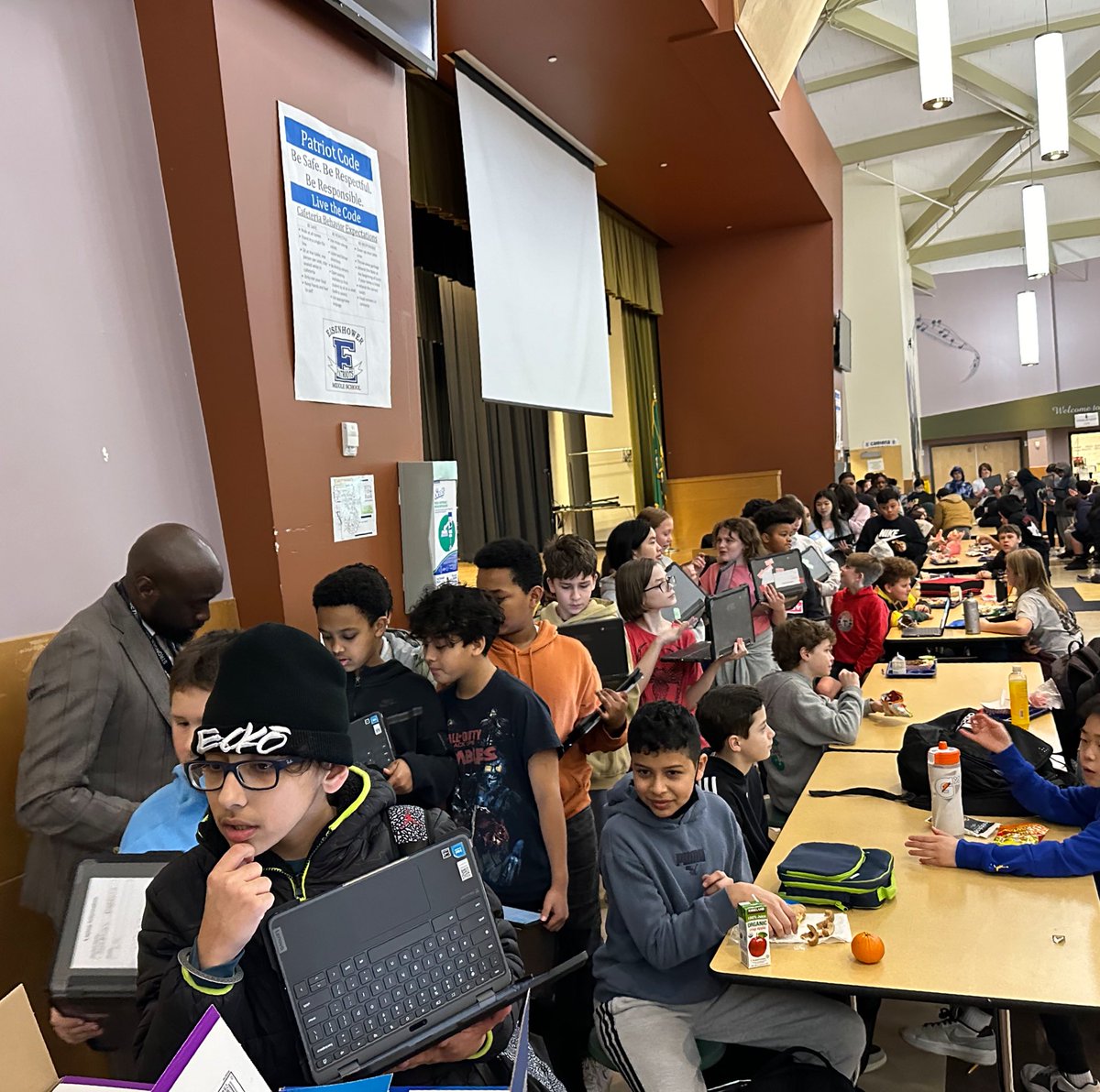 EEisenhowerms's tweet image. On Day 102 of #180daysoflearning at IKE. We celebrated our 6-8th grade students for achievement on their last math test. Keep up the great work!!! #KidsLearnAtIKE @WilnicG @DrIanBSaltzman @EPS_Region3 @EPS_DeputySupt @EverettSchools