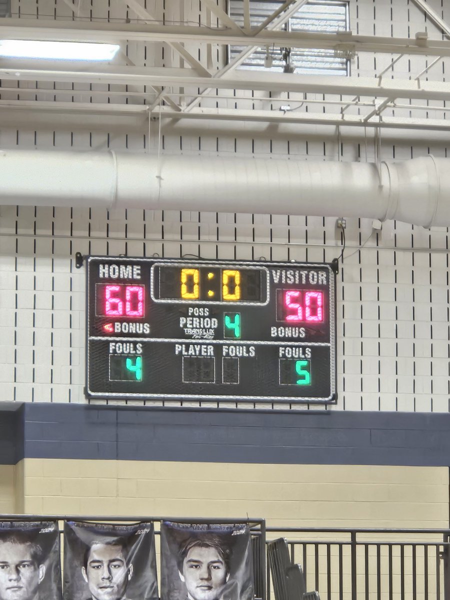 Hlandbasketball's tweet photo. That's a wrap for the Varsity Boys.  Final Score

Hartland 60
Livonia 50

Back at home Monday night https://t.co/7oeAb0Dr0o