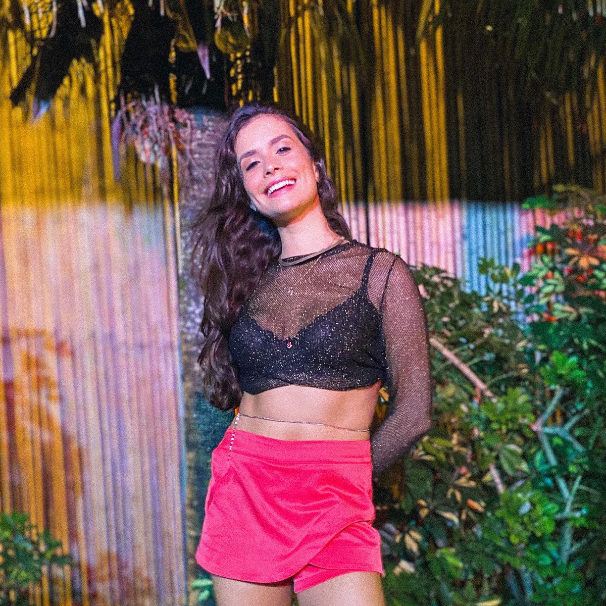 larifreei's tweet photo. A raridade que é uma foto sorrindo por aqui 💖 https://t.co/nfETl4UUoZ