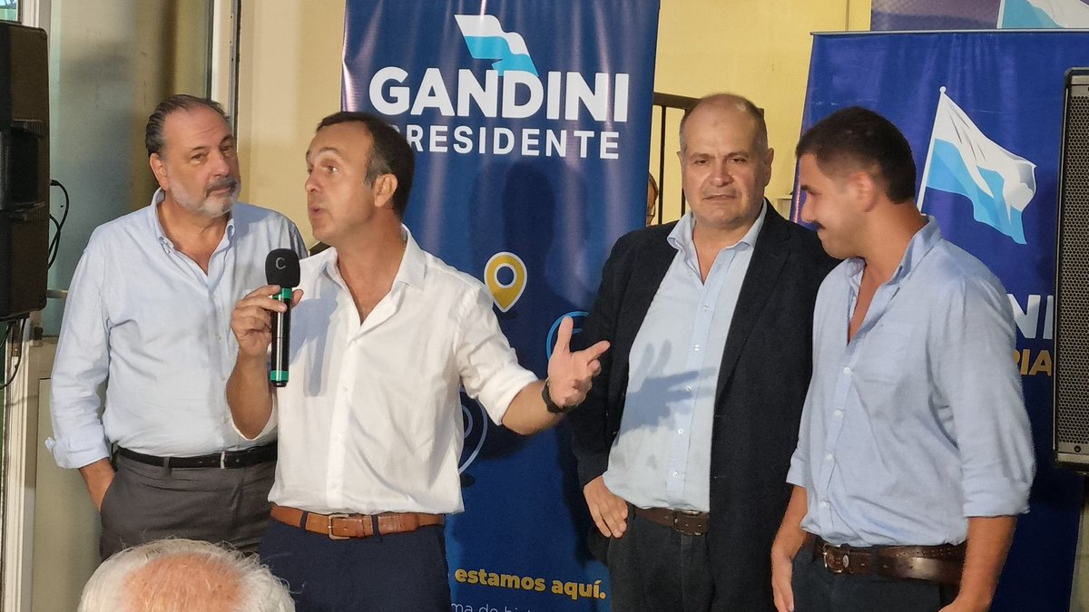 JBarriosBove's tweet photo. Hoy Comenzamos el camino largo…
Gracias a todos los que nos acompañaron en la inauguración de nuestra Sede.
En Pocitos, será un bastión de la @lista250  en apoyo a la candidatura de @jorgegandini 
#PorMiBarrio https://t.co/4Kb8EsXdHX