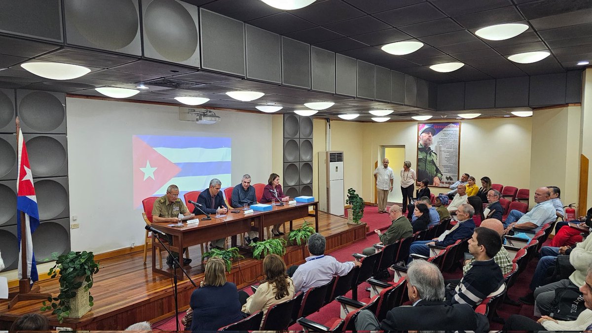 Con la presencia del Viceprimer Ministro @JorgeLuisPerd20 y el Gral de Brigada Francisco Martínez, quien presidió la Comisión de recepción  y entrega del cargo de presidente de #BioCubaFarma, concluyó en la tarde de hoy este proceso de entrega.  #CubaEsCiencia