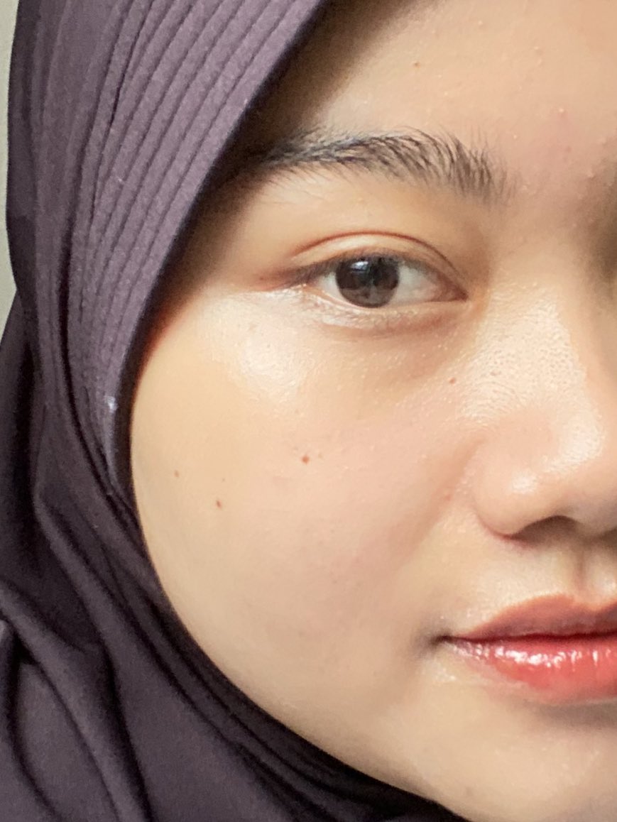diveppie's tweet photo. SENSITIVE SKIN YANG LAGI CARI SUNSCREEN SINI DEH!

kenalan sama sunscreen ‘ndut’ inii yang nggak hanya ngelindungin dari sinar matahari tapi juga sensitive-skin friendly!!✨

yuk simak review akuu~ https://t.co/kVeLwBvKTZ