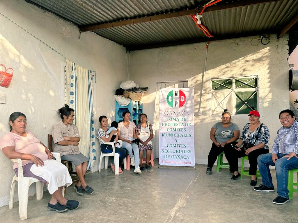 #ULTIMAHORA:
Un gusto recorrer las Colonias de la hermosa Cd de #OaxacaDeJuarez y conversar con amigas y amigos que a través de los años han formado parte y siguen formando parte de la <a href="/_CNOPOaxaca/">CNOP Oaxaca</a>,con ell@s vamos #FuertesYUnidos #FuerzaYCorazonPorMexico #ADarle
Desde mi #iPhone