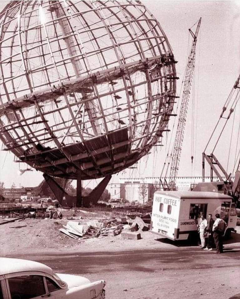 HarryHaris48861's tweet photo. The  Unisphere being built in Flushing Meadows Park in Queens, New York, USA for the 1964 World’s Fair. The structure still stands today and is a popular attraction and photo op for visitors. #Unisphere #WorldsFair #Flushing #Queens #NewYork #NYC #FlushingMeadowsPark https://t.co/vZjbXu97ad