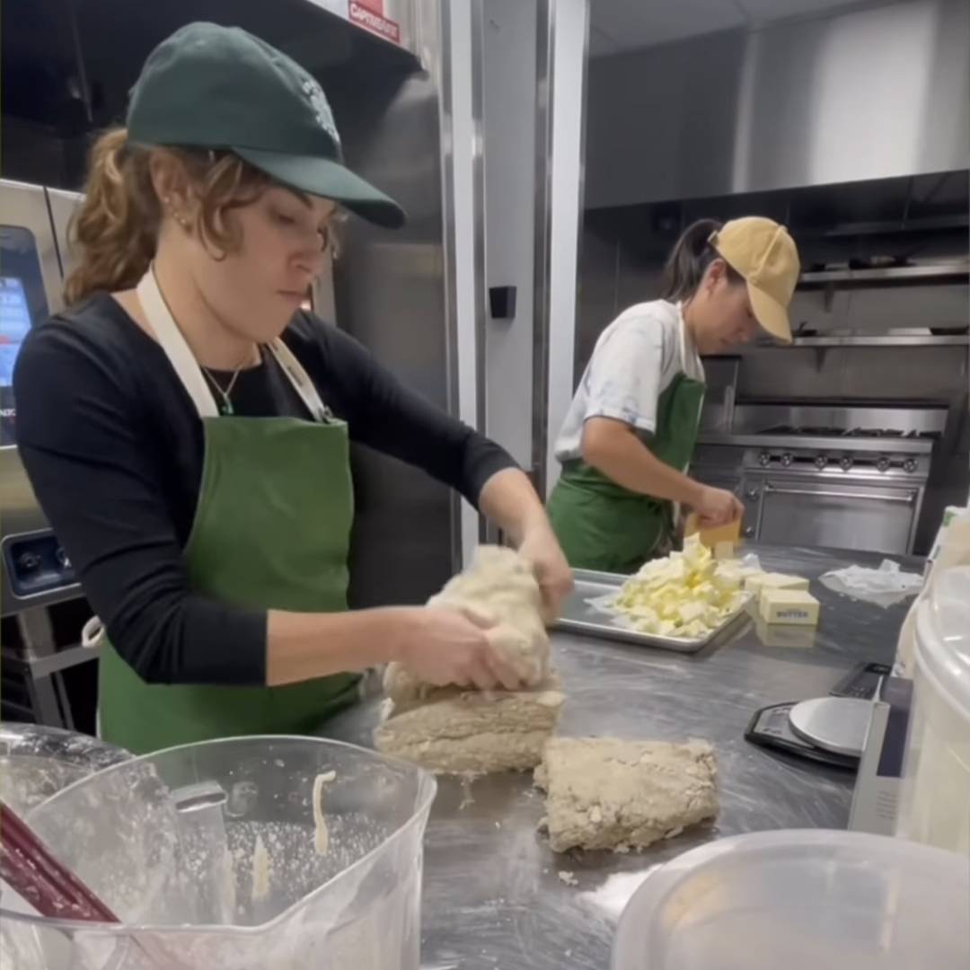 AdamCDTLB's tweet photo. @PartakeCollective is the home for local Chefs to launch and expand. Meet @ThePastryClub_, who's just one of the many new companies that call our Long Beach Hourly Kitchens home.

Let's grow, together Long Beach.

https://t.co/XP8vccg0yq? https://t.co/HbRm5NVuax