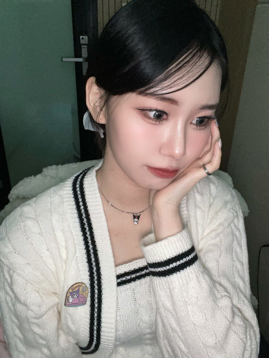 Lapillus_twt's tweet photo. 라피스! 큐엔에이 본 사람?! 손!!!

#Lapillus #라필루스 #Bessie #베시 https://t.co/HjzrToMfwi