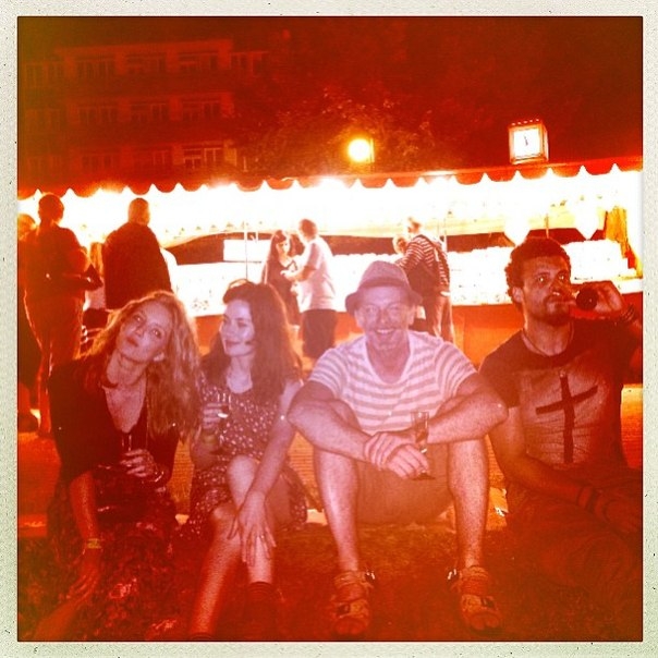 JuttaFreudig's tweet photo. #MusketeersEurope #TheMusketeers ⚜️ having fun at the #Fairground 🎡🥳 off set 2014 in #CzechRepublic 🇨🇿 #LukePasqualino #RomanSpacil #MaimieMcCoy #HugoSpeer #SantiagoCabrera #HowardCharles #AnnabelleWallis #MissingTheMusketeers https://t.co/GLtnEhYUmy