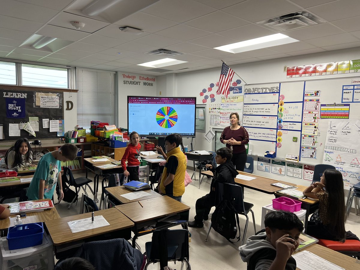 DrDavidCoronado's tweet photo. If you don’t know, Ms. DeJesus of @DeZavalaSMCISD is a rockstar!!! Multilingual Services and DeZavala are so lucky to call her our own! So much sheltered instruction and best teaching practices embedded in her lessons! #RattlerUp #StrikeAsOne https://t.co/4Ik14pNFOY