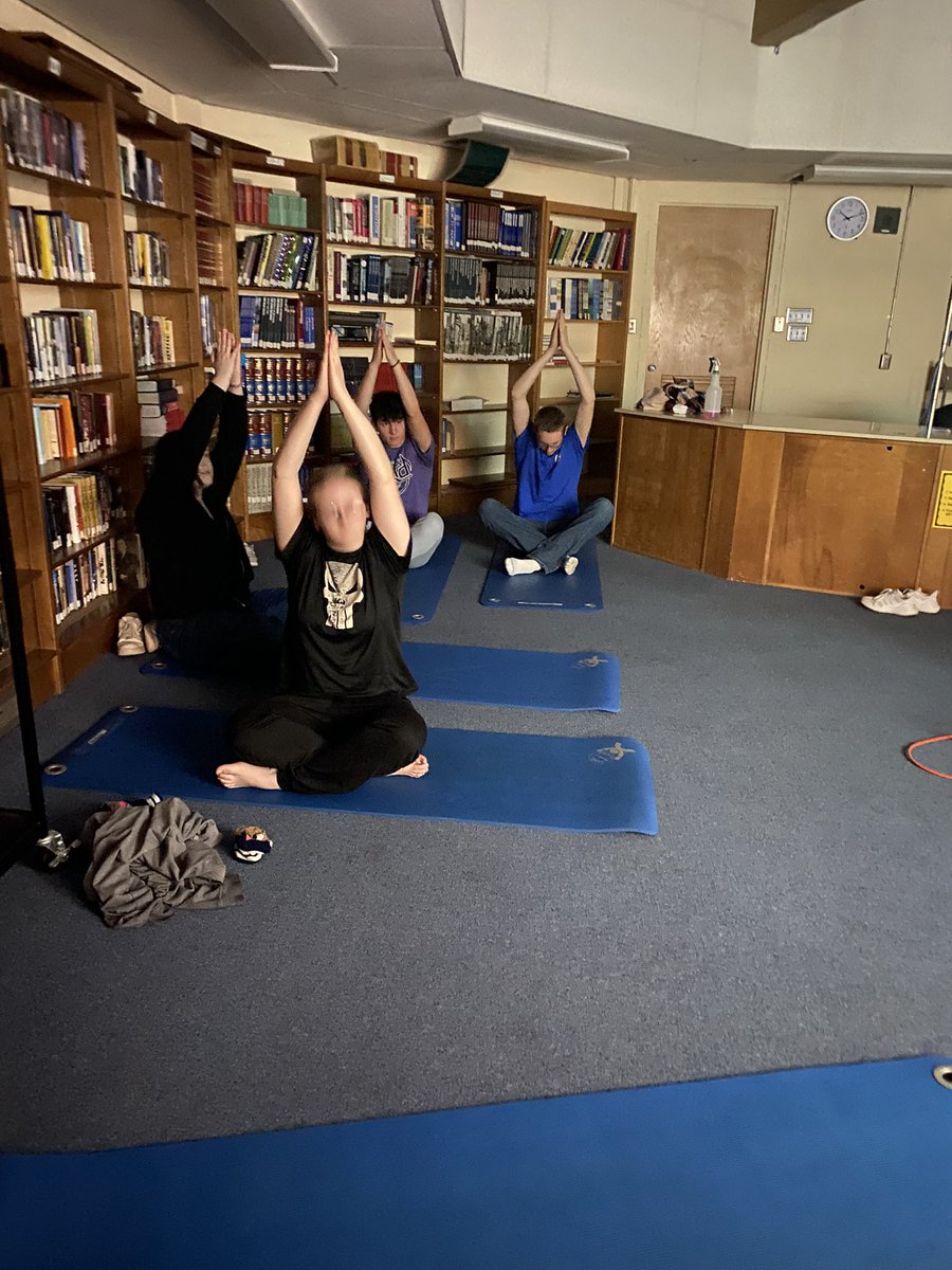 MrsYzar's tweet photo. Day 7-Sync of our 30 Day Yoga Flow challenge with @yogawithadriene
These high school seniors are learning methods to calm the mind and body.
#findwhatfeelsgood #YWAFLOW https://t.co/cVpGGrATun