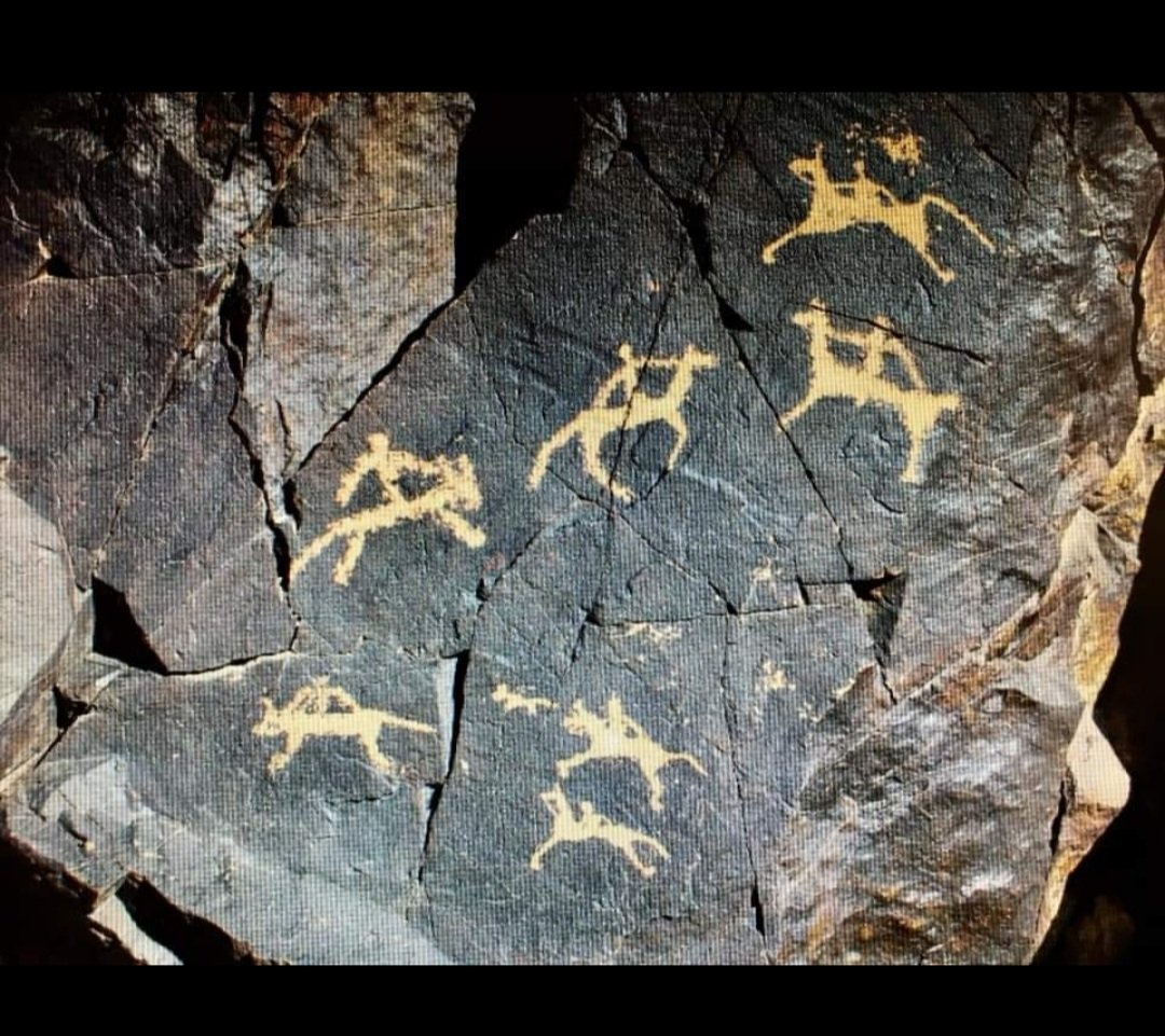 Морьтонгууд. 
Завсар уул, Өмнөговь, Монгол улс