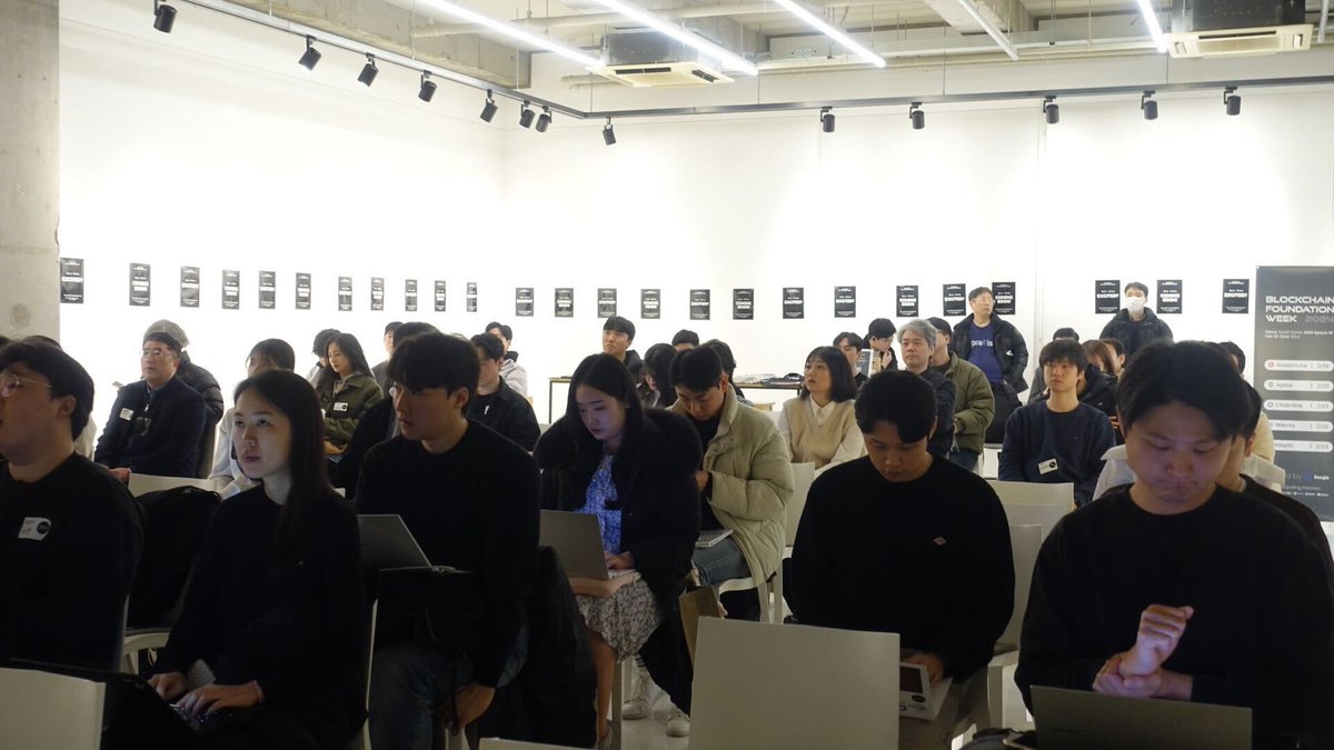 At Blockchain Foundation Week hosted by <a href="/Xangle_official/">Xangle_Official</a> , Klaytn Foundation Chairman Seo Sang-min and <a href="/finschia/">Finschia_Archive</a> Foundation Director Kim Woo-seok shared more about the integrated foundation.  Stay Tuned for more presentations about #Klaytn and #ProjectDragon🔥