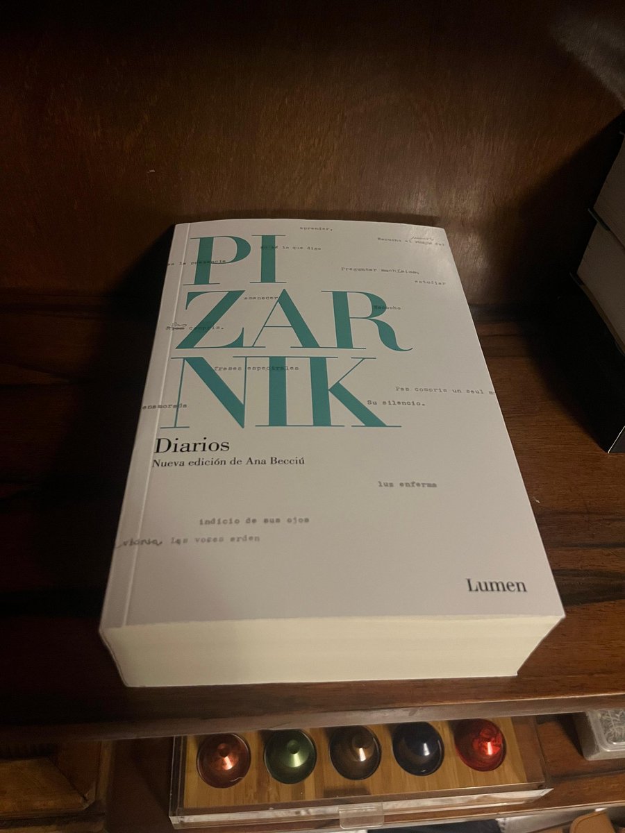 nnicolasffranco's tweet photo. me propuse dejar de comprar libros papel hasta que los precios dejen de ser una completa locura... pero antes me permití comprar este, que era EL pendiente https://t.co/kllK6wsgez