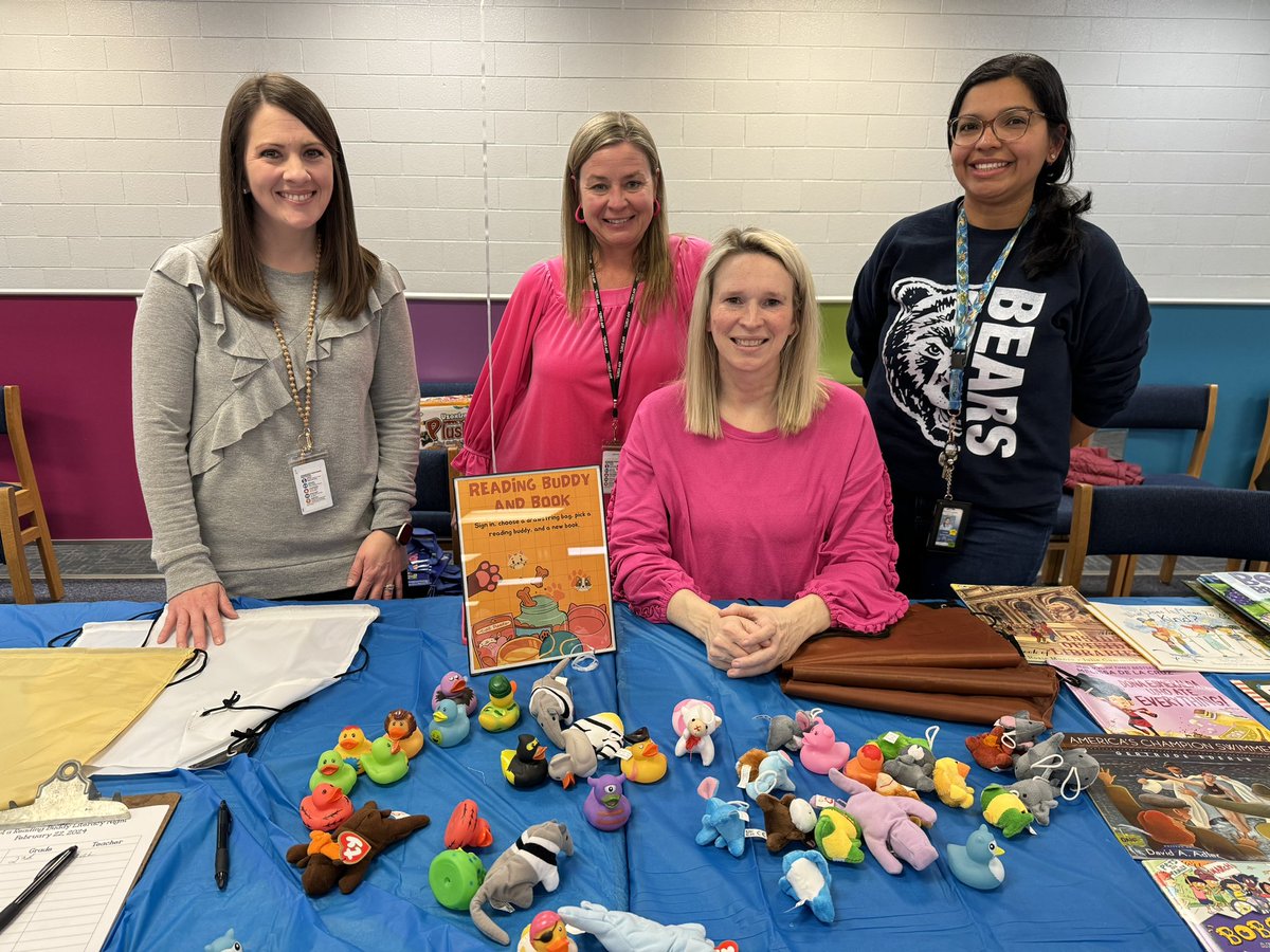 cbbpayne's tweet image. Family Literacy Night at #theBHT was a success! @MACSchools Each student adopted a reading buddy and made a promise to read to it each night! 🐶 🐢 📚 @NicoleHooker17 @etrotter_BHT