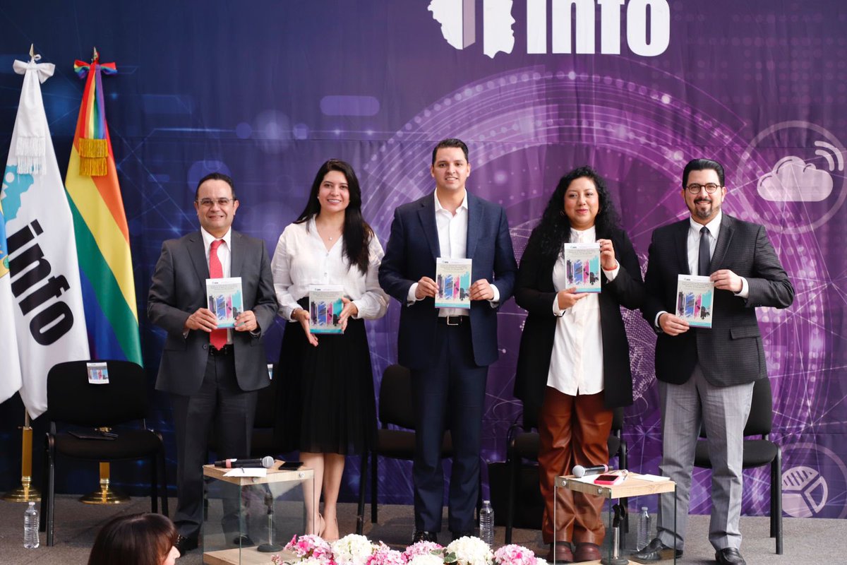 ADALSAMMA's tweet image. Así va el 2024. Presentando mis dos nuevos libros. Será un año increíble, como Cerati, “Gracias Totales” #OmbudsmanCorporativo #CIFODIDH #BWISE